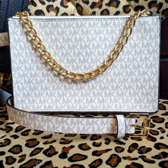 Michael Kors belt/bag Size Small with Chain Trim - Picture 1 of 6
